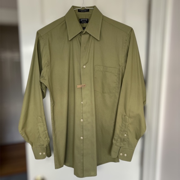 EUC Arrow Olive Green, Long Sleeve, Fitted, Wrinkle-Free Dress Shirt, Small - Picture 2 of 9